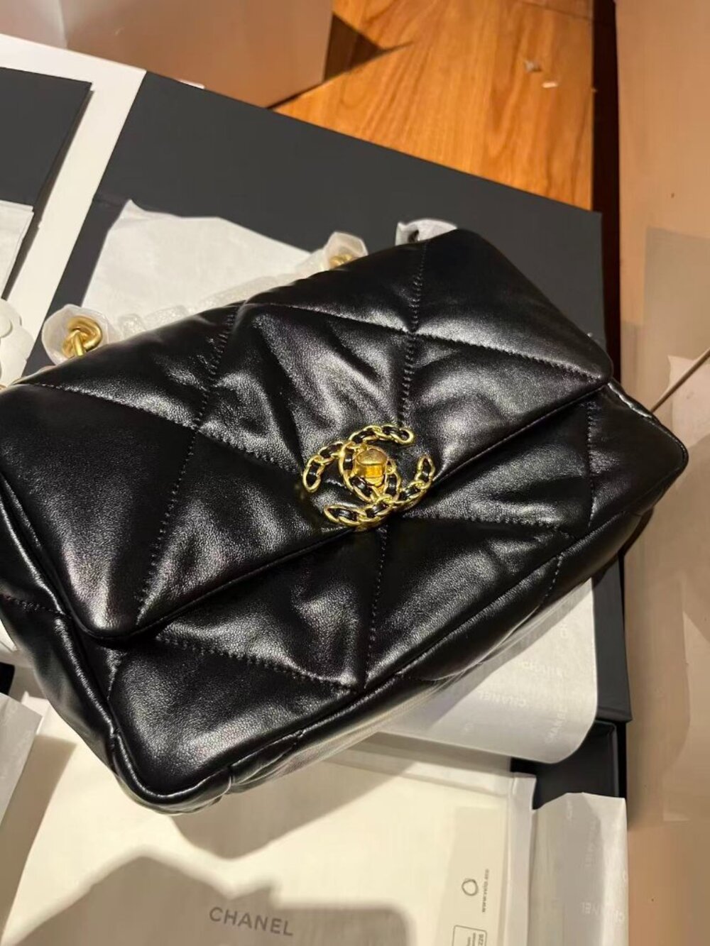 Classic CHANEL Bag: A Stylish and Versatile Choice for Elegance